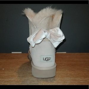 Ugg Mini Bailey Bow II Boots Size 9